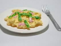 ★Q007☆ミニチュア　料理　食べ物　アスパラとベーコンのパスタ☆リーメント　ヨーロッパグルメ　ドールハウス_画像1