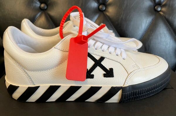 OFF-WHITE レザー ローカットスニーカー41オフホワイト　バルカナイズド