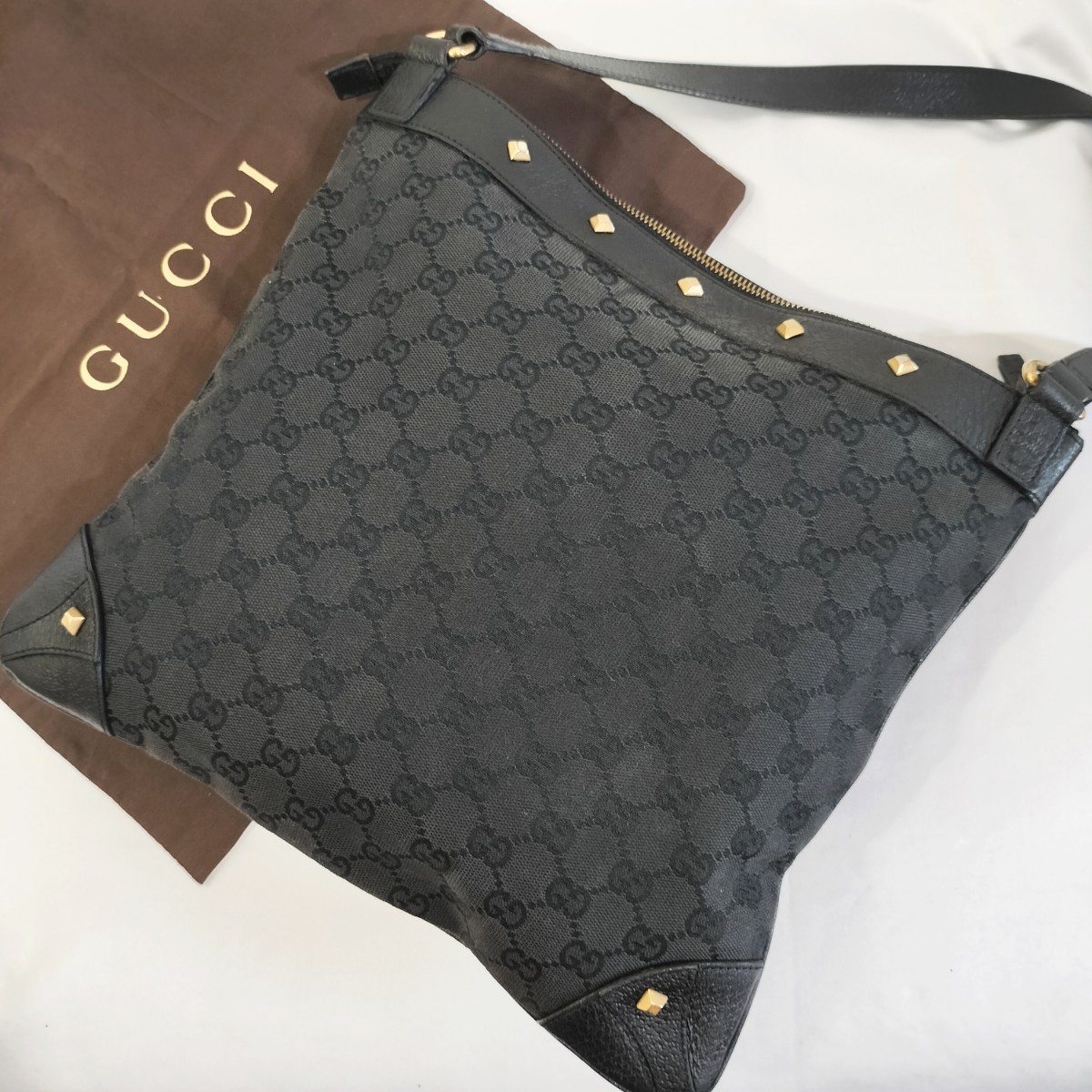 美品】GUCCI グッチ ショルダーバッグ クロスボディ 斜め掛け GG