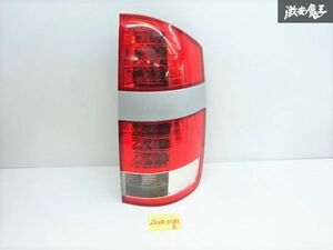 トヨタ 純正 AZR60G AZR65G ノア 後期 LED テールライト テールランプ 右 右側 運転席側 ICHIKOH 28-194 シルバー系 割れ無し 即納 棚12-1