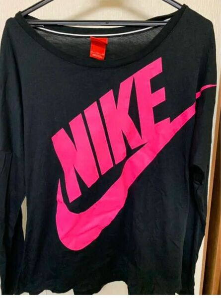 NIKE ナイキ　tシャツ