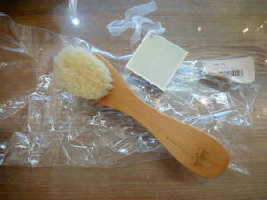 [0814-12] new goods KUMASUN MONOGATARI facial brush regular price 1050 jpy 