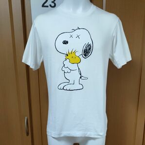 KAWSスヌーピー半袖ＴシャツS　ウッドストック　KAWS×PEANUTS UTユニクロ限定コラボ品　ピーナッツカウズ