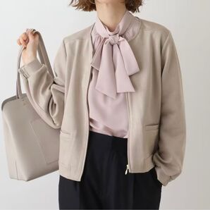 マシュマロタッチスエード ノーカラーブルゾン grove ベージュ