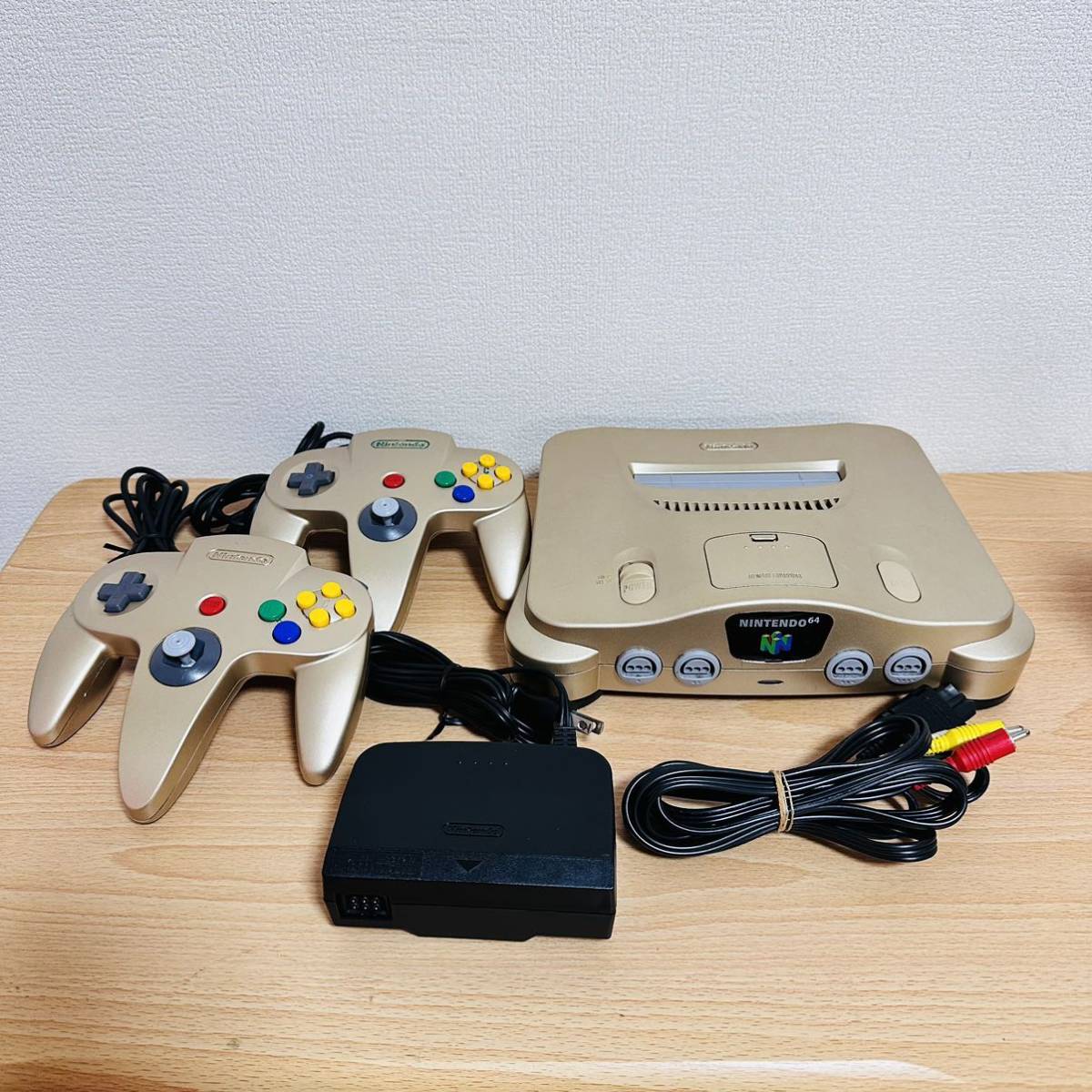 2023年最新】ヤフオク! -ニンテンドー64 コントローラー ゴールドの