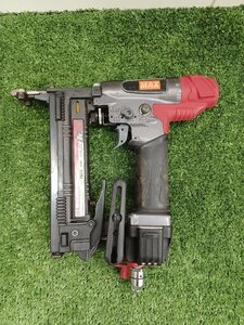 【中古品】MAX(マックス) 高圧釘打機 スーパーネイラ (4MAステープル) エアダスタ付 HA38F3(D)4MA エア工具/ITYX6YEDI9HE