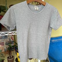 AVIREX VネックTシャツ　グレー　M_画像2