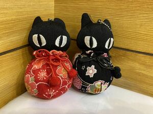 美品！　くろねこクロネ　2個セット　赤　黒　ちりめん　お手玉　ぬいぐるみ　猫　ボールチェーン