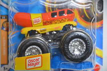 Hot Wheels 2023 MONSTER TRUCKS OSCAR MAYER WIENERMOBILE #3/6★HW ホットウィール モンスタートラック ウインナーモービル_画像2