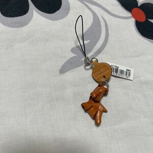 革 ハンドメイド ストラップ バックチャーム　携帯 財布 鞄のアクセントに 未使用の保管品 革物語　犬　シュナウザー