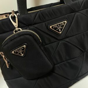 PRADA パデッドRe-Nylon トートバッグ