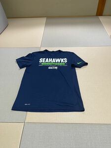 NFL SEATTLE SEAHAWKS & NIKE シーホークス & ナイキ　Tシャツ シアトル限定品　紺サイズL 1回試着使用美品 肩幅47cm 身幅53cm 着丈72cm