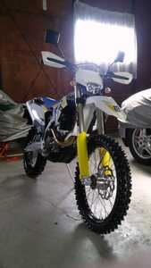 超希少！near new vehicle　202002　Husqvarna 　FE501　超軽量ビックシングル New vehicleからずっと屋内保管 オフ未使用