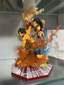 美品 ワンピース フィギュア フィギュアーツzero ONE PIECE BATTLE ver. Figuarts 超決戦 頂上戦争 ルフィ エース マリンフォード 兄弟の絆