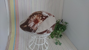 * unusual material MIX* floral print. hunting cap * lining equipped *