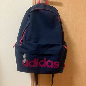 adidasのリュックサック