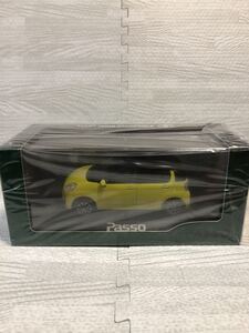 1/30 トヨタ 新型パッソモーダ Passo MODA TWO TONE 非売品 カラーサンプル ミニカー ブラックマイカxレモンスカッシュクリスタル