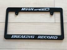 MOONEYES ナンバー ライセンスフレーム ムーンアイズ MOON SPEED BREAKING RECORD 車用 クリックポスト 送料込み ナンバー_画像1