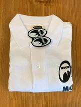 MOON Equipped ポロシャツ Lサイズ mooneyes ムーンアイズ ホワイト white 白 送料込み ムーン イクイップド ブラック 文字 筆記体_画像4