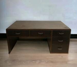 23C105_jiA [ antique ] with a tier of drawers on one side desk low desk wooden furniture retro interior [ Sapporo departure ]