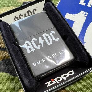 ●新品●廃番/超レア USA直輸入 SNSの発信などに♪ AC/DC back in BLACK アカダカ ROCK ジッポーライター mercismith2zippo #49015/USの画像1