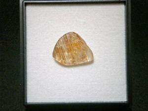 天然鉱物標本 ルチルクォーツ(針入水晶) プラケース入(2)