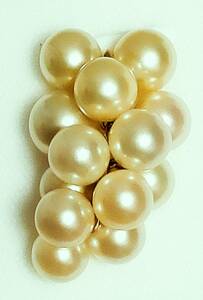 アコヤ　真珠　ペンダント　トップ　あこや　真珠　9粒 ナチュラル ゴールドカラー　天然色　K18　素敵! 未使用品