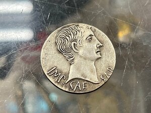 レプリカ アウグストゥス シーザー カエサル 古代ローマ 銀貨 硬貨 コイン アンティーク キーホルダーペンダントお守りなどに RM13