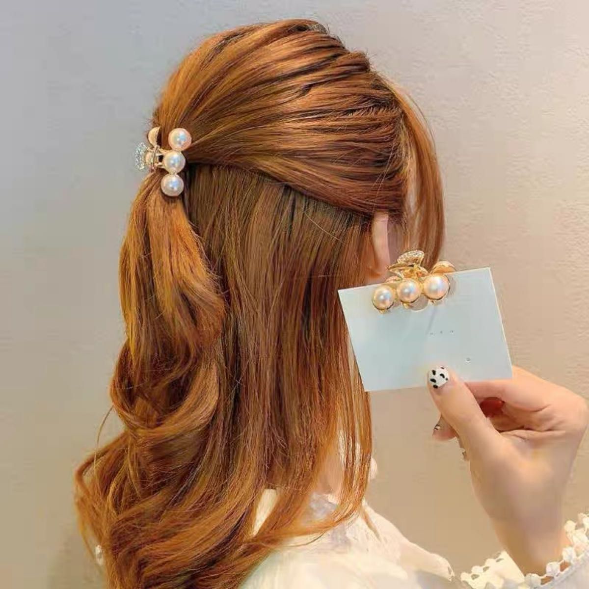 白 ヘアバレッタ レザーヘアクリップ 新品未使用 ミュウミュウ|PayPay