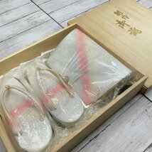 ∞M∞ 草履 バッグ セット 中古品 木箱 鏡付き 鎮鍮金具 和装小物 和装用 鞄 かばん 靴 くつ 成人式 振袖 着物 和服 結婚式 ∞T-230895_画像1