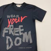 AD2018 COMME des GARCONS ロゴ プリント Tシャツ ポリ ブラック 黒 Sサイズ コムデギャルソン カットソー archive 3080221_画像3