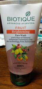 BIOTIQUE FRUIT brightening 洗顔　150ml 新品。