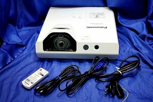 ★現状品/輝度3300lm★Panasonic 液晶プロジェクター PT-TW351RJ /リモコン/HDMIケーブル付き 46237Y