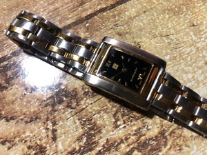 Редкий хороший продукт Уровень Givenchy Givenchy Swiss Movt Black Dial Dial Commine Commine