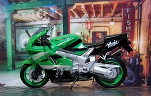 Maisto マイスト 1/18 KAWASAKI ZX-9R Ninja 忍者 ニンジャ フルカウル 本体のみ 「Maisto」ロゴプレートシール欠品