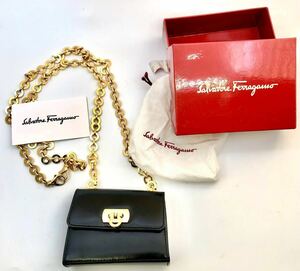 2000年頃にイタリアで購入したSalvatore Ferragamo サルバトーレ・フェラガモ ガンチーニ チェーンポーチ 美品 現品限り