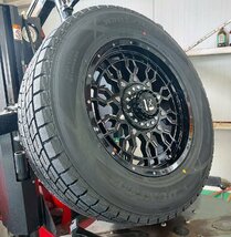 国産スタッドレス LEXXEL PreDator プラド ハイラックス FJ パジェロ ダンロップ winter MAXX SJ8+ 265/70R17 265/65R17 275/65R17_画像1