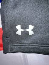 中古美品　UNDER ARMOUR ハーフパンツ サイドポケット　ジッパー付き　裏起毛　Mサイズ_画像2