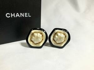 5G2320【本物保証】シャネル イヤリング 大ぶり フェイク パール ブラック ホワイト ゴールド 25 VINTAGE CHANEL