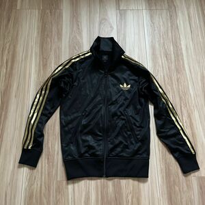 adidas ジャージ　黒　金　アディダス　ゴールド　ロゴ