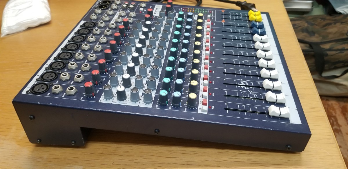 Soundcraft EPM 8 アナログミキサー | JChere雅虎拍卖代购