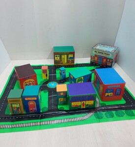 当時もの☆My Home Town 10Buildings & Play Mat☆ ペーパータウンセット 建物 & プレイマット ミニカーや人形と一緒に遊べます