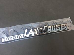 ランクル70　フロントサイド　エンブレム　LANDCRUISEエンブレム　　新品　トヨタ純正品！