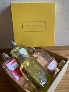 loccitane ロクシタン シャワージェル 250ml 4本セット　オスマンサス　ローズ　チェリーブロッサム　ヴァーベナ　【未使用】