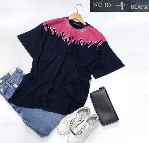 未使用品 /2/ NO ID. BLACK グラデーションフレイム ブラック 半袖Tシャツ プリント ピンク メンズ レディース トップス ノーアイディー