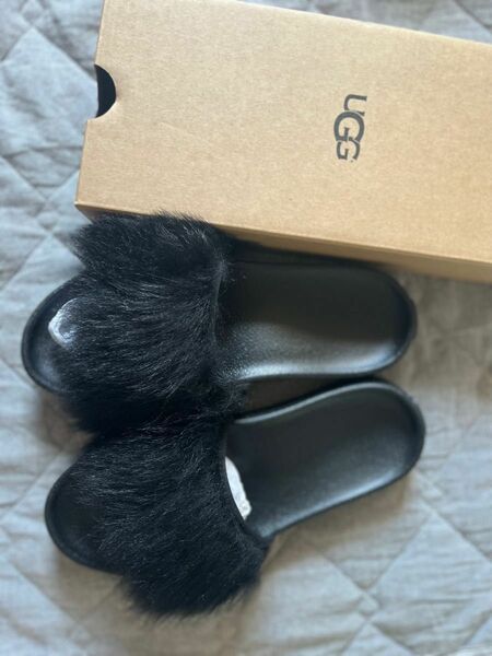 新品！UGG ロイヤルファー　サンダル