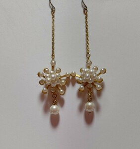 フェイクベビーパール×デコパーツピアス☆フックタイプ☆ゴールド系☆ハンドメイド/アクセサリー☆イヤリングに変更可能/追加料金☆未使用