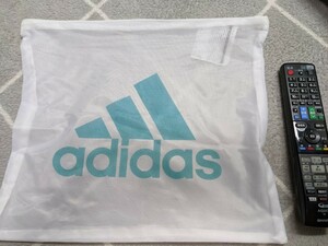 新品未使用 ランドリーポーチ adidas 非売品 アディダス ノベルティ 洗濯 ライトブルー サッカー スポーツ 遠征 旅行 洗濯ネット