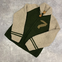 ▲ STUSSY ステューシー CANADIAN SWEATER カナディアン セーター カウチン ウール ニット シャネルロゴ ベーシュ 薄茶色 グリーン 緑 104_画像1