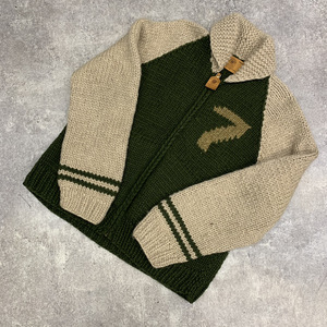 ▲ STUSSY ステューシー CANADIAN SWEATER カナディアン セーター カウチン ウール ニット シャネルロゴ ベーシュ 薄茶色 グリーン 緑 104